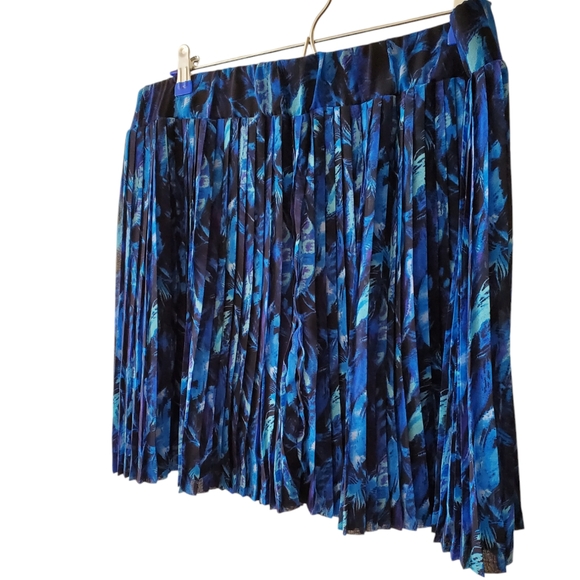 New York & Company Blue & Black Accordian Pleated Short Skirt Size XL Pre-Owned - Picture 3 of 10